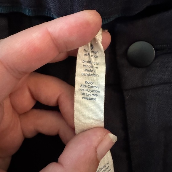 LULULEMON Men’s Shorts - Picture 3 of 16